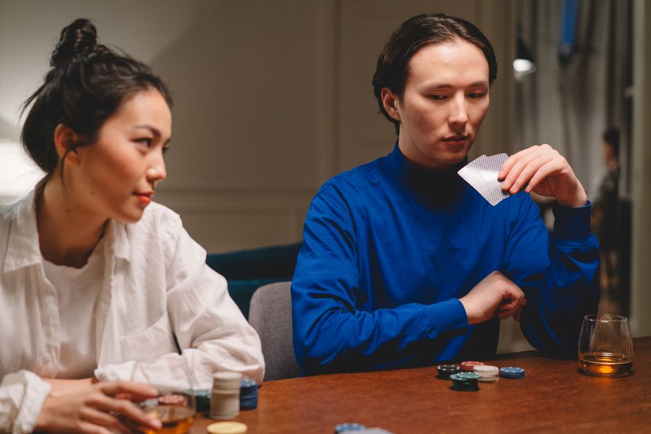 The Rigged Mind: Why Smart Players Still Lose at Slots and Poker